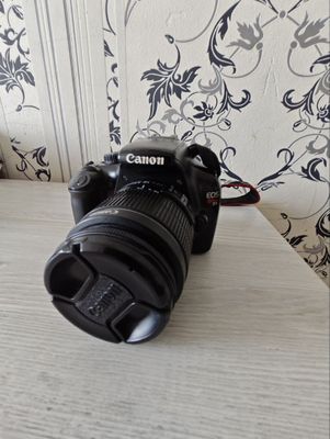 Продам фото аппарат Canon EOS Rebel T3i с объективом