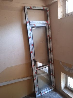 Продается пластиковая дверь