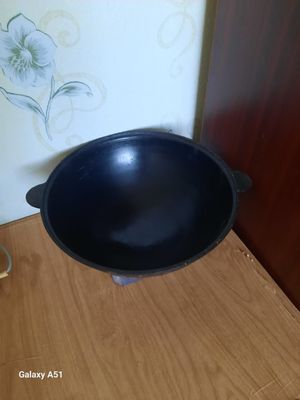 Казан б/у.в хорошем состоянии.