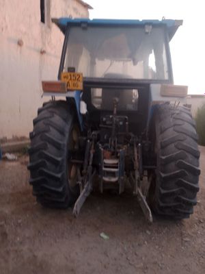 New holand traktor