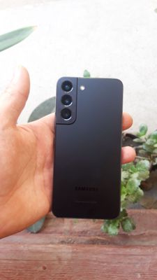 samsung s22 holati yaxshi ayibi yoq hotra 256