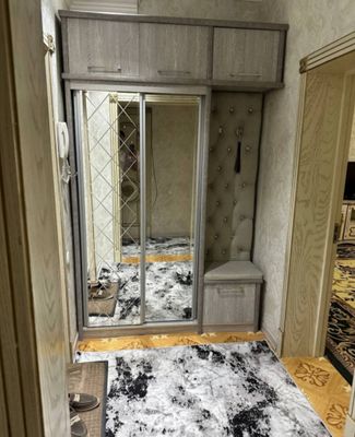 Yakkasaroy tumanida qizlarga sheriklikga kvartira