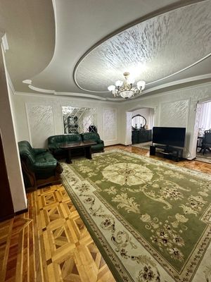 Ойбек, Шохмедцентр срочно! 165 м² ID: #3244