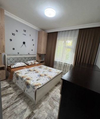 Чилонзор Новза метроси ёнида безмаклер квартира
