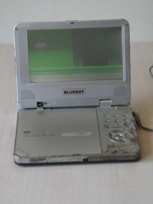 Продам портативный DVD-плеер Bluedot BDP-1720AS