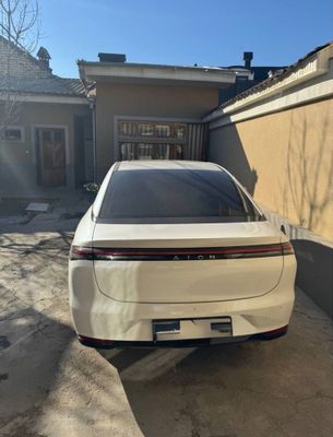 Aion s Max 610km