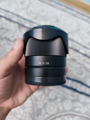 Sony 28 mm f2 Obektiv full frime satiladi
