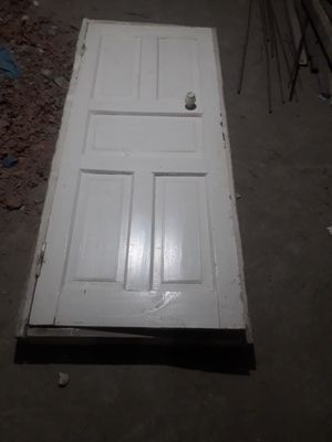 Срочно продаются деревянные двери, окна.