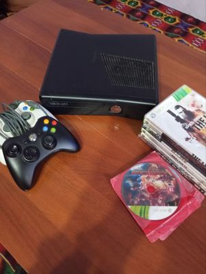 Xbox 360 с играми в подарок