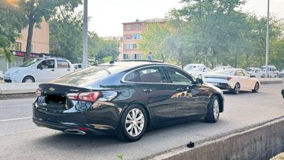Malibu premier 2021 sotiladi Malibu premier 2021 sotiladi