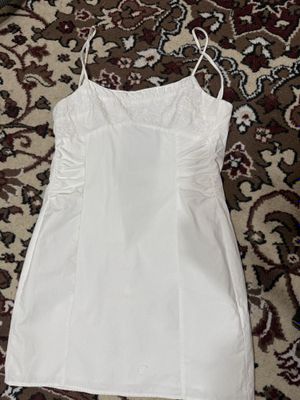 Платье Zara на стройную девушку