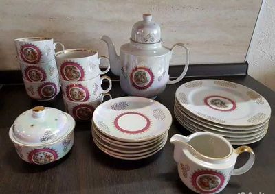Продам оригинальный сервиз "Мадонна" — уникальное предложение!