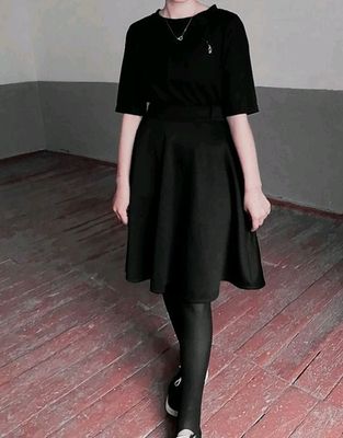 yubka sotiladi