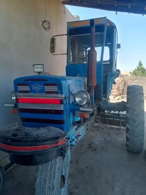 T28 traktor sotiladi