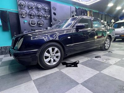 Мерседес 210 сотилади