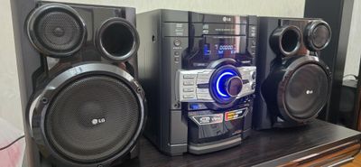 Музыкальный центр Lg. MP3, USB, DVD