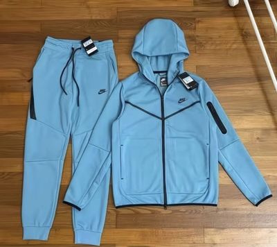 Nike Tech Fleece