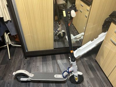 Продается электросамокат Xiaomi Mi Electric Scooter 3