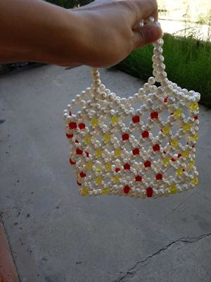 Сумка плетёная из бусинок