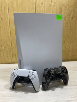 PlayStation 5 (Disc Edition) 825GB + 2 геймпада + игры