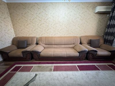 Меҳмонхона учун жуда сифатли юмшоқ мебель набор сотилади
