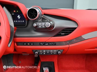 Ferrari F8 3.9 V8