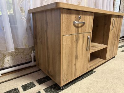 Рабочий/компьютерный стол
