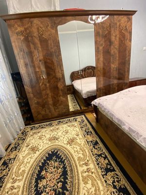 Срочно сотилади шкаф