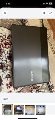 Ноутбук Samsung в рабочем состоянии