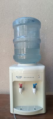 Кулер AUOMA горячая и холодная вода.