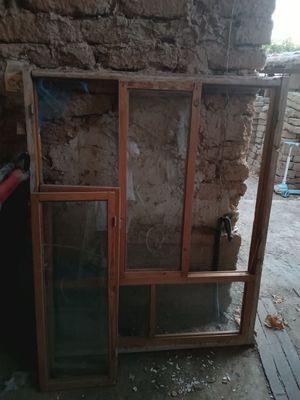 Yog'och eshik derazalar sotiladi