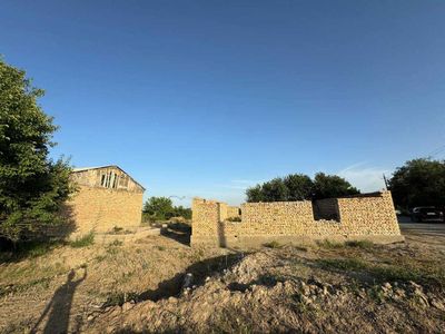 Kadastr hujjatlariga ega yer sotiladi.