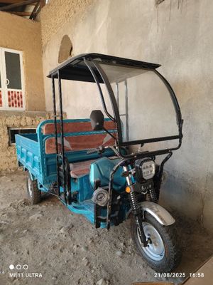 Yuk tashiydigan elektro-mototsikl (trike) sotiladi