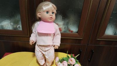 Кукла амадель.в отличном состоянии разговаривает можно поить.и т д.