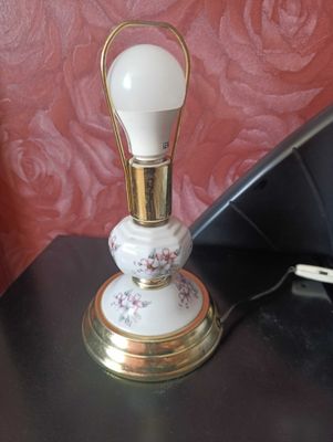 Продам настольную лампу,фарфор,германия,недорого