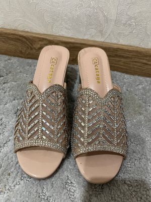 36 razmer 1 martta kiyilgan