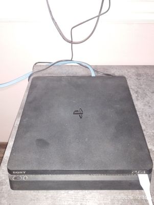 Sony PlayStation 4 slim
