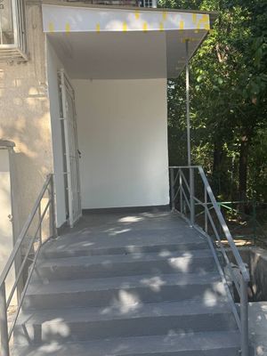 Chilonzor 8  Nejiloy.Narxi 300$ Muljal Malikahotel