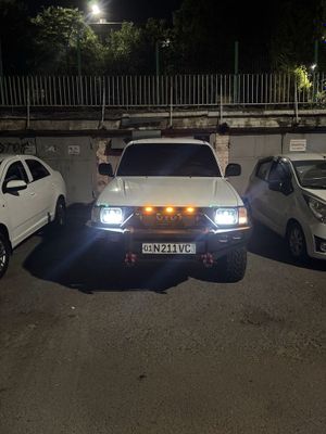 Продам toyota hilux
