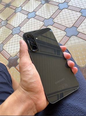 Samsung A36 5g sotiladi yoki obmen