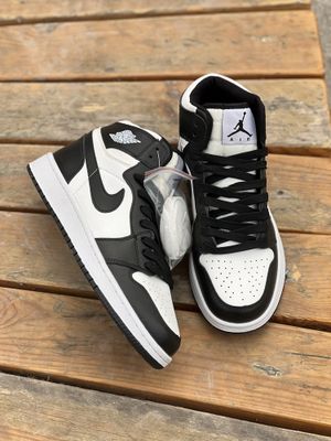 Nike Air Jordan 1 Жорданы кроссовки черные , черно белые