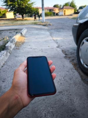 Iphone xr qizil