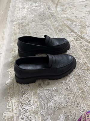 Женские лоферы на осень