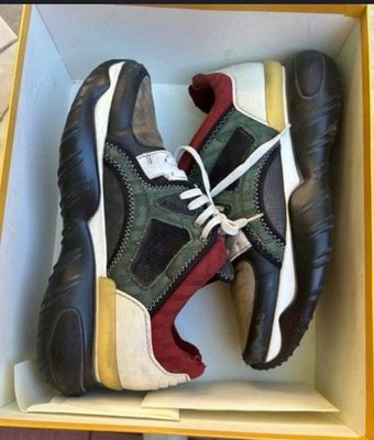 Кросовки Fendi Для ценителей бренда куплено за$900