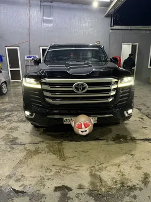 Toyota land kuruzer 300