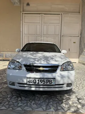 Lasetti 1.6 avtomat Sotiladi 2013 - yil hamma joiy yaxshi xolatda