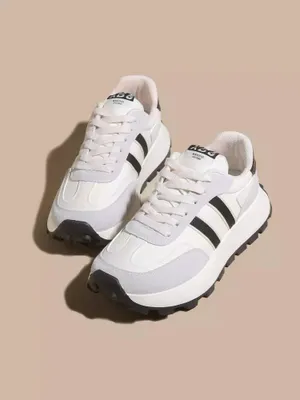 Sayr va sport zali uchun baland taglikli ayollar