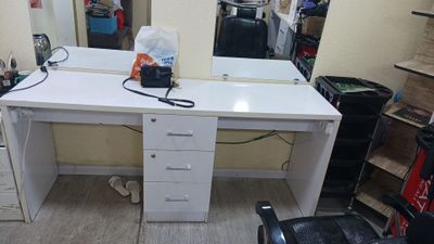 Gözallik saloni jihozlari sotiladi.Arzon narxlarda