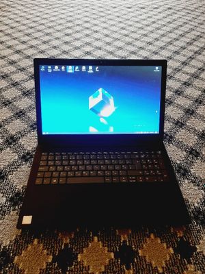 Noutbook Lenovo sotiladi