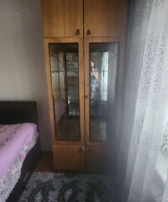 Классический деревянный шкаф-витрина, винтаж